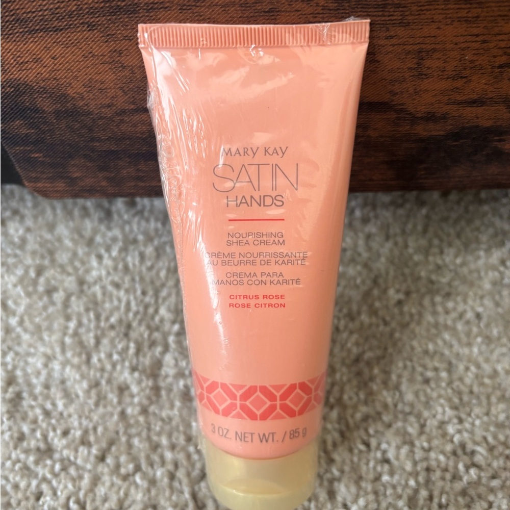 Mary Kay Satin Hands Nourishing Shea Cream - Peach Pink